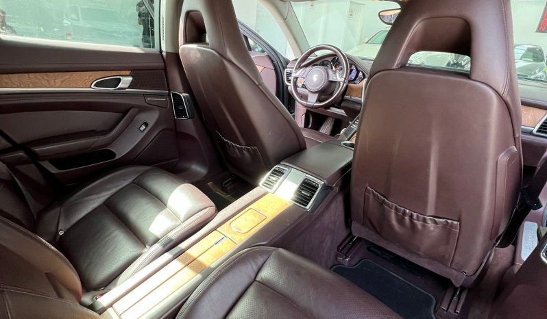 Porche Panamera 2013 lleno